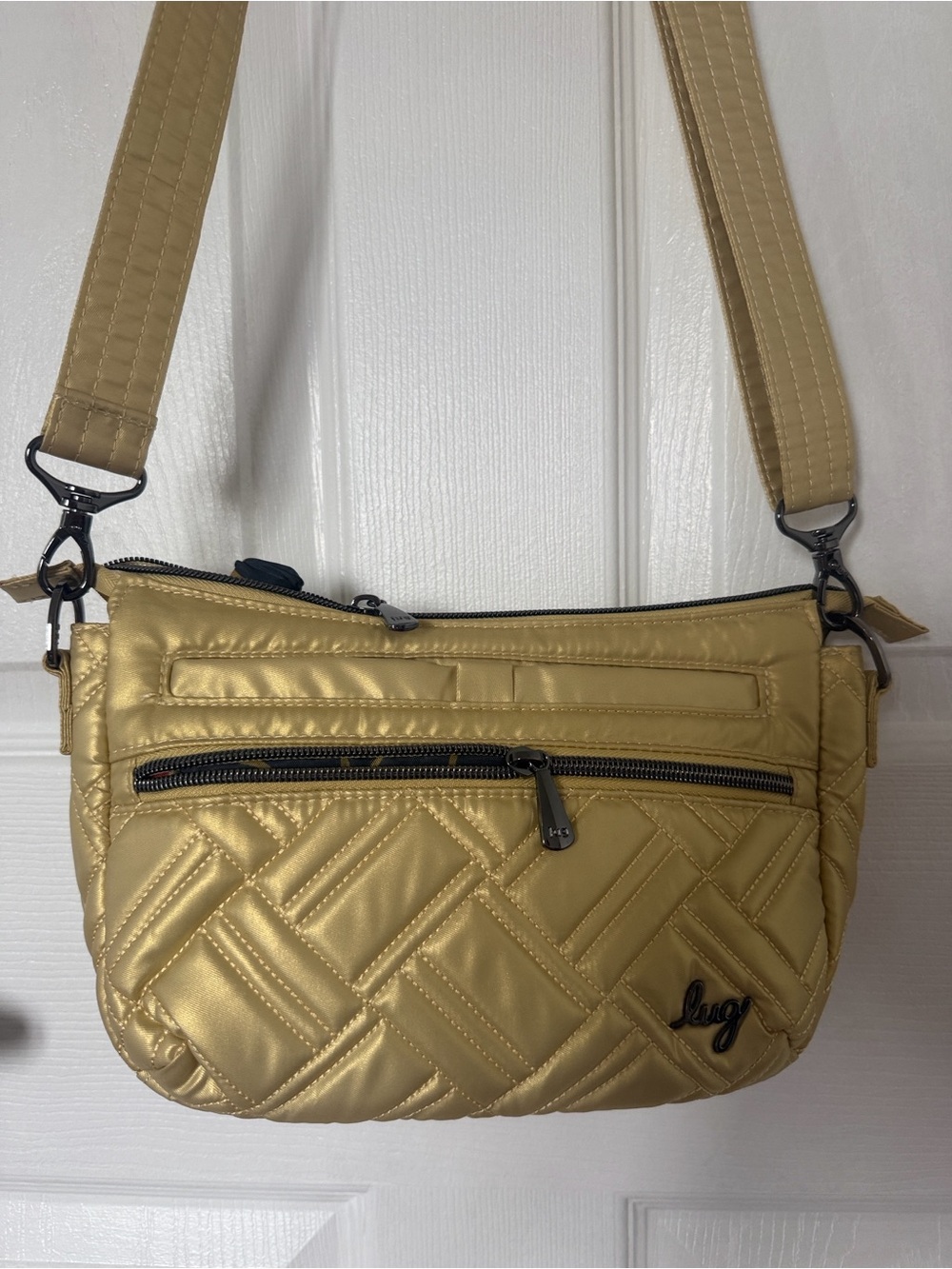 Lug Dash Classic Crossbody NWOT - Picture 8 of 8